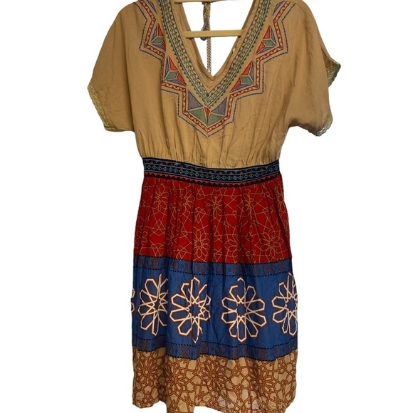 Flying Tomato Dresses & Skirts - Flying Tomato dress boho look tie in back V-neck front & back size small NWT